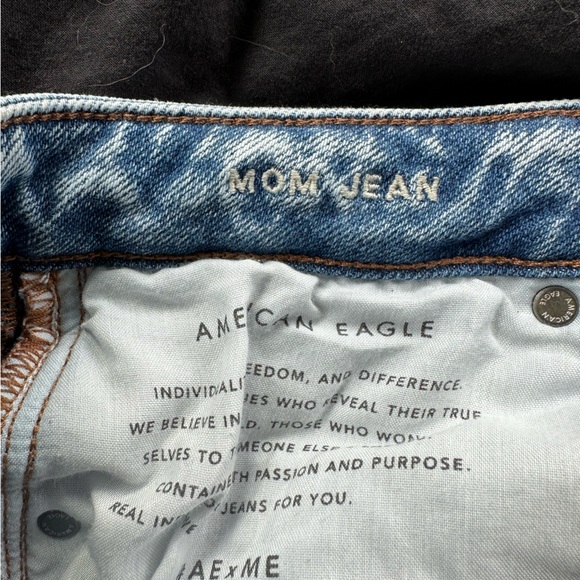 American Eagle Medium Wash Mom Jean - Picture 6 of 6